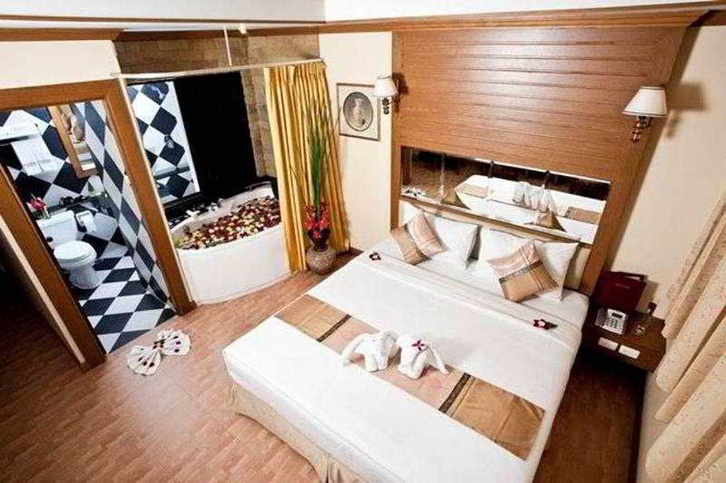 Bangkok Residence Patong Εξωτερικό φωτογραφία